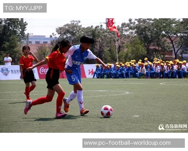 邓州市足球比赛激情四溢各队争夺冠军展现青春风采与团队精神